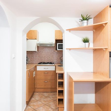 Budget Reznicka Apartment Prague Luaran gambar
