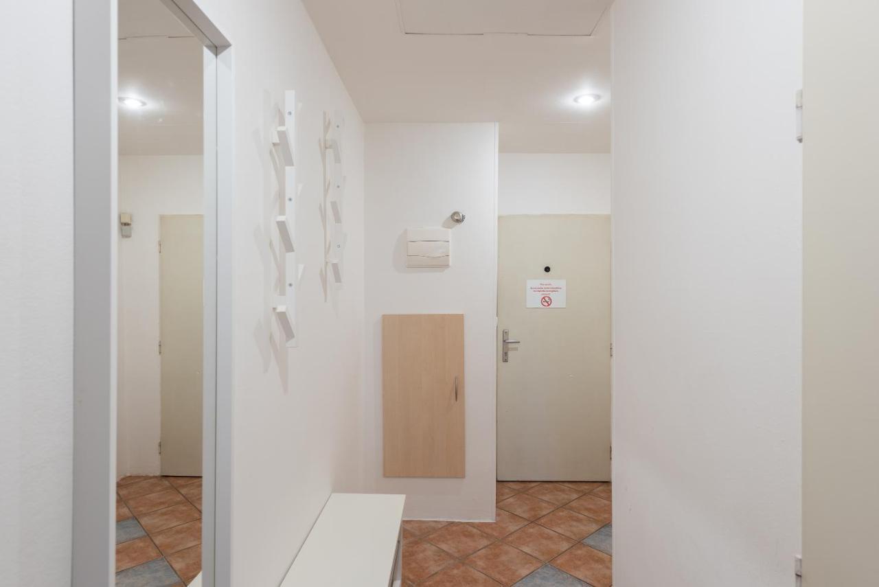 Budget Reznicka Apartment Prague Luaran gambar