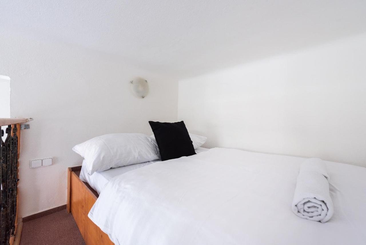 Budget Reznicka Apartment Prague Luaran gambar